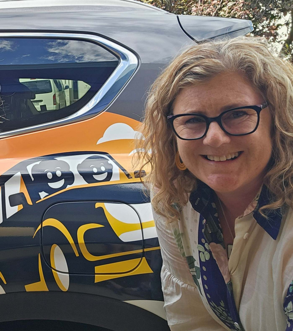 Keryn w car sm